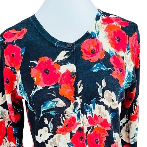 Garnet Hill 100% Merino wool floral button front cardigan sweater size Small. - Picture 2 of 8